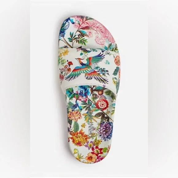 Johnny Was Pool Slides - Picture 1 of 5